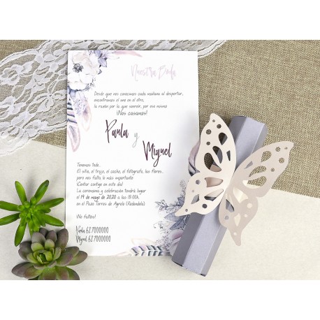 Invitación tipo caja hexagonal con mariposa